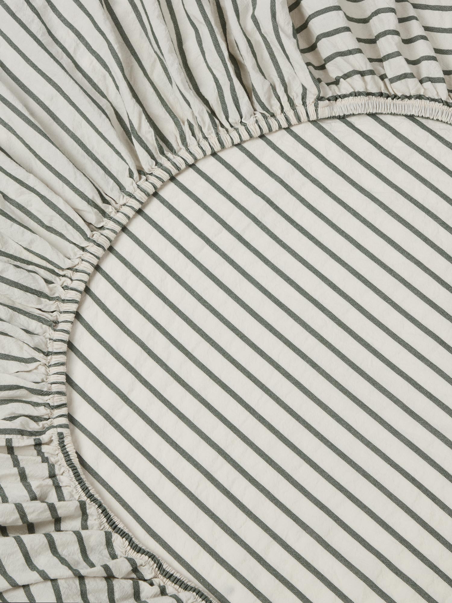 KIDS-TEXTURED-STRIPE-COTTON-BEDDINGSPRUCE-GREENFITTED-SHEET-1