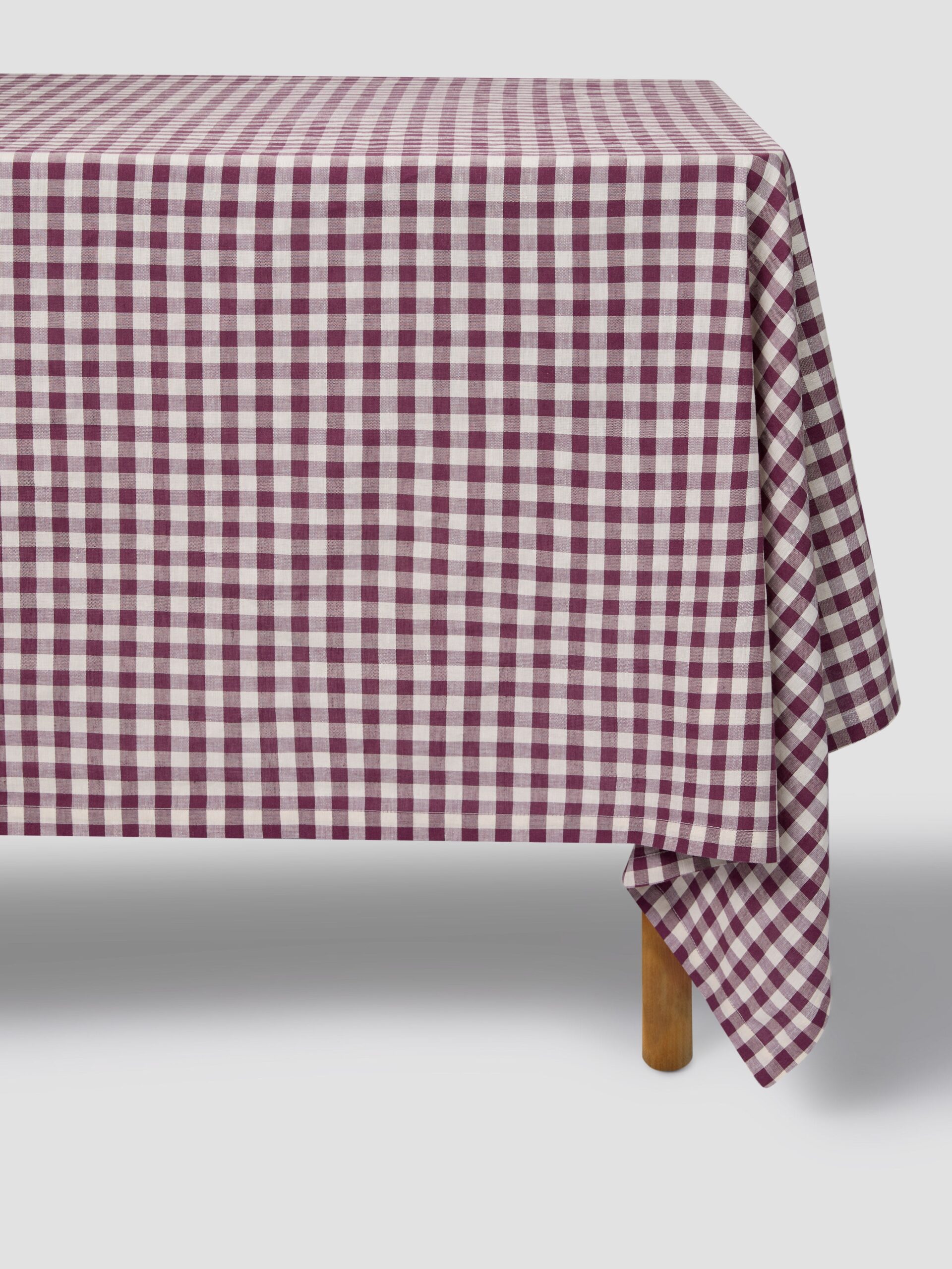 Linen-Blend-Table-clothBerry-Gingham-TABLECLOTH
