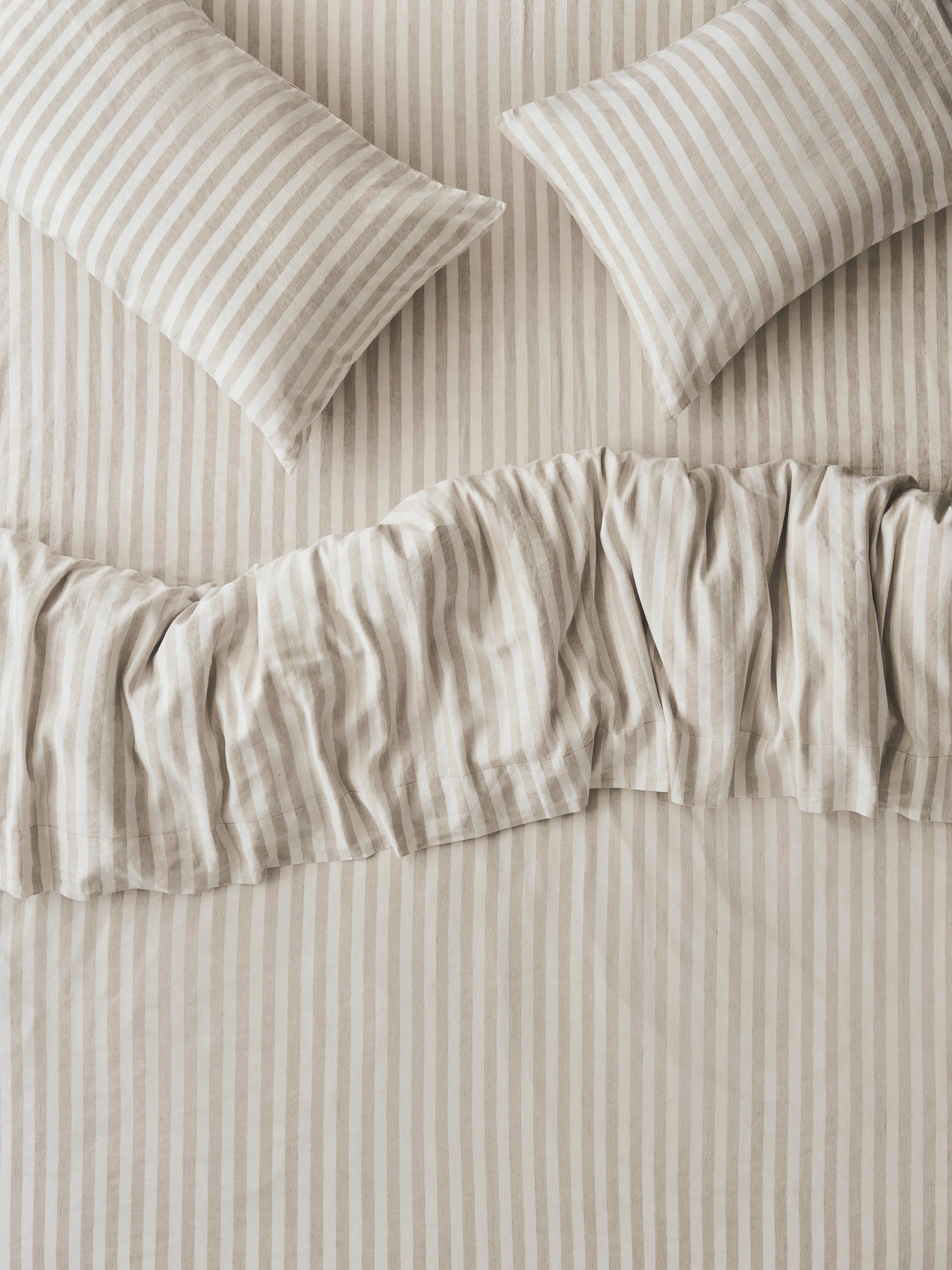 Oatmeal_Pembroke_Stripe_Linen_Blend_Duvet_Cover_1