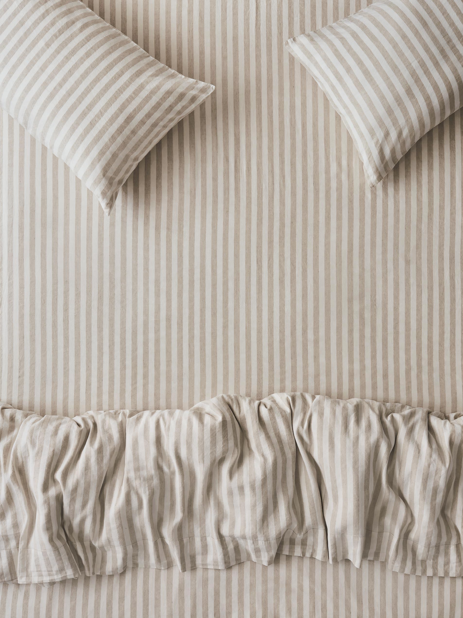 Oatmeal_Pembroke_Stripe_Linen_Blend_Fitted_Sheet_1