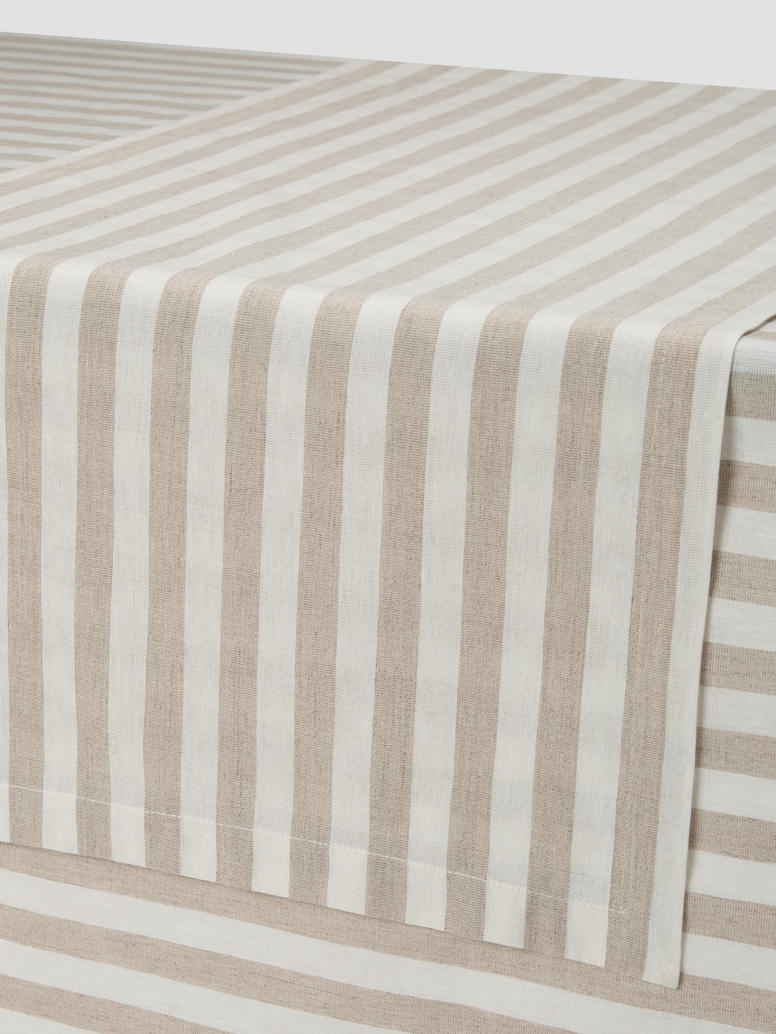 Oatmeal_Pembroke_Stripe_Linen_Blend_Table_Runner