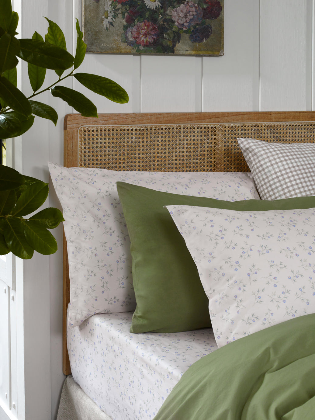 Piglet-in-Bed-Washed-Cotton-Bedding-Spring-Sprig_3_press_copy