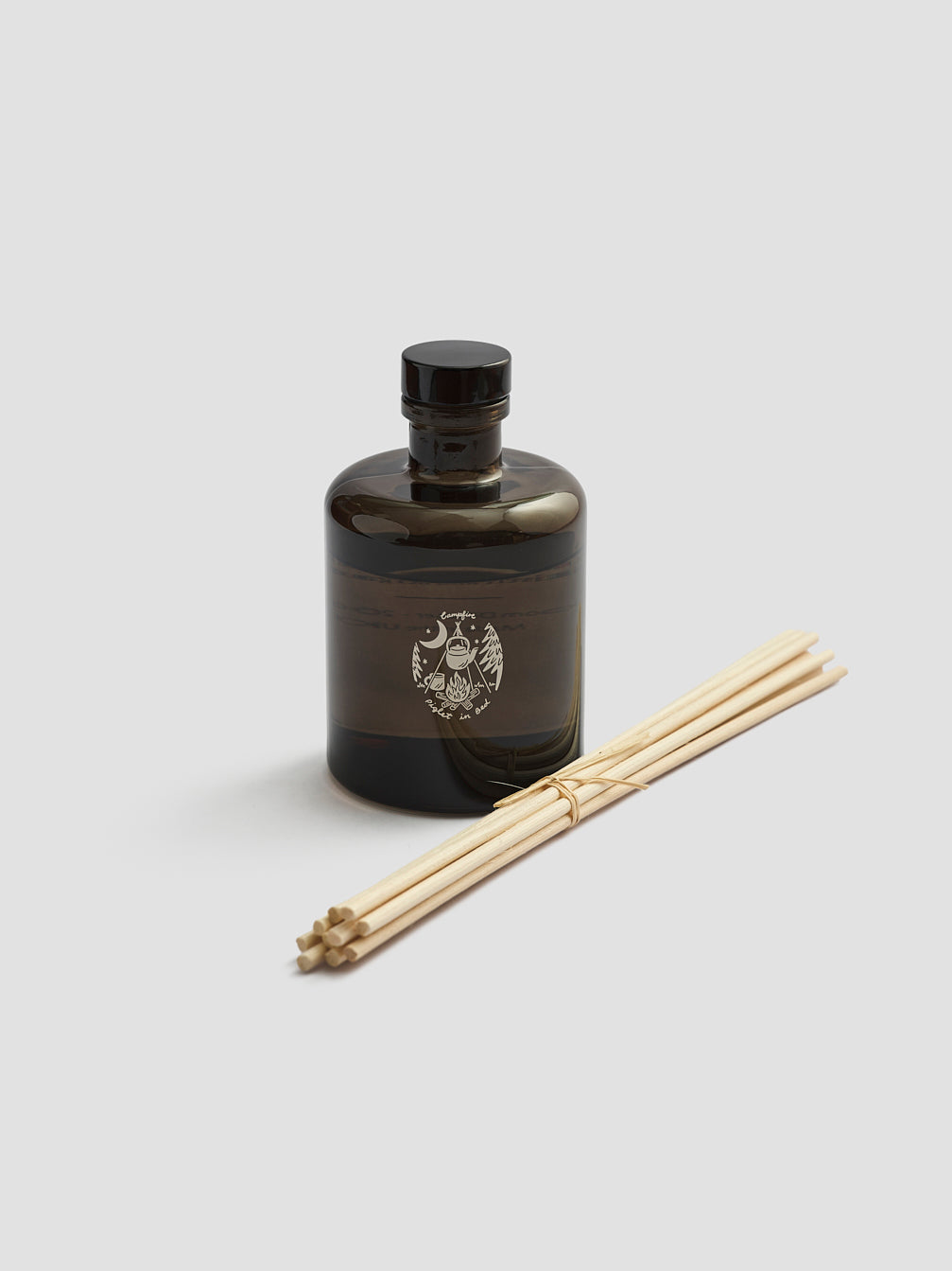 Piglet_in_Bed-Diffusers-Campfire_2_Grey_BG