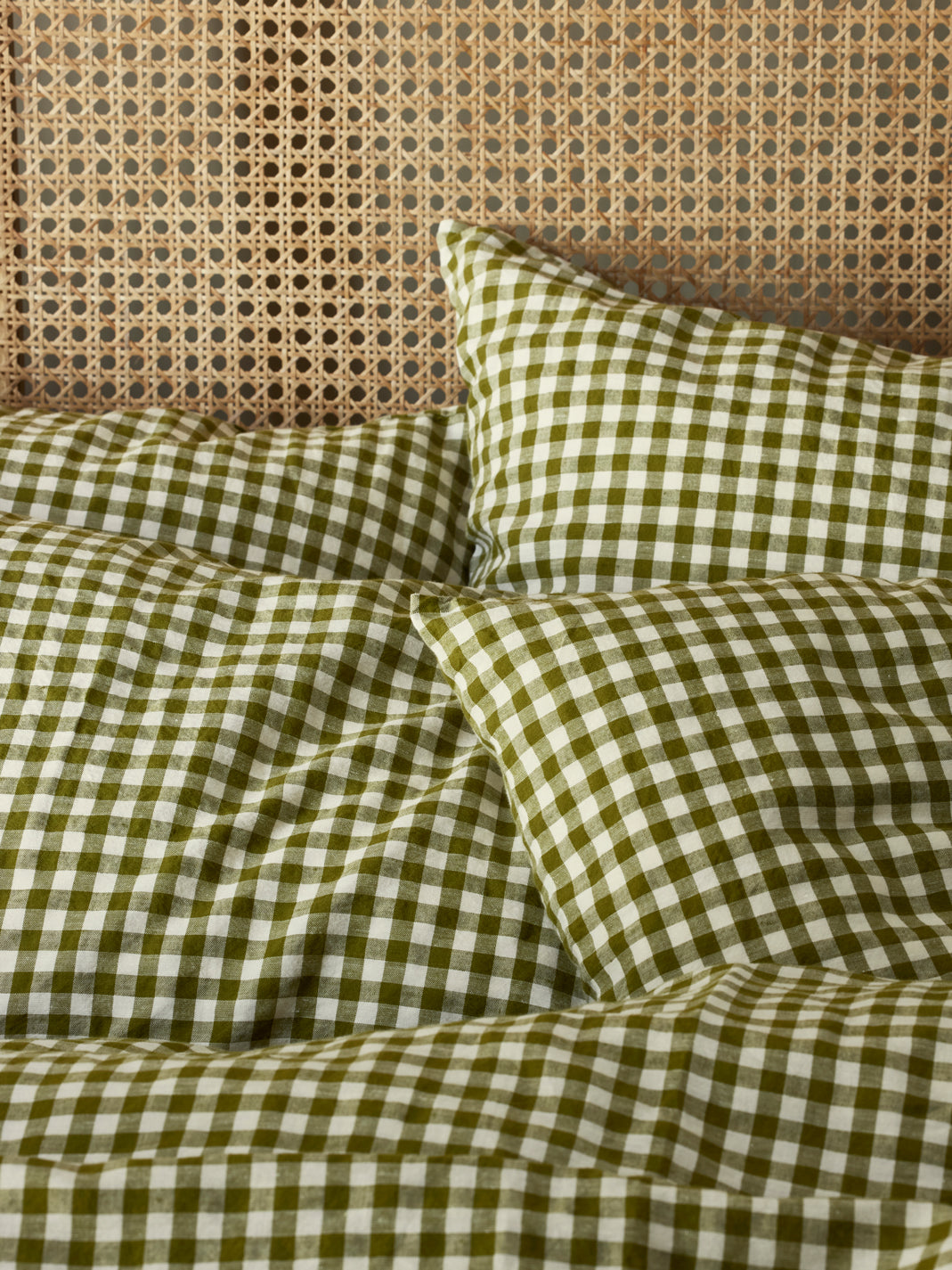 TobyMitchell2024_PIGLETINBED_LINENBLEND_BOTANICAL_GREEN_GINGHAM_671_copy
